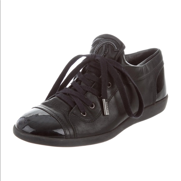 Chanel CC Cap-Toe Leather Sneakers in Size 6 - Picture 2 of 5